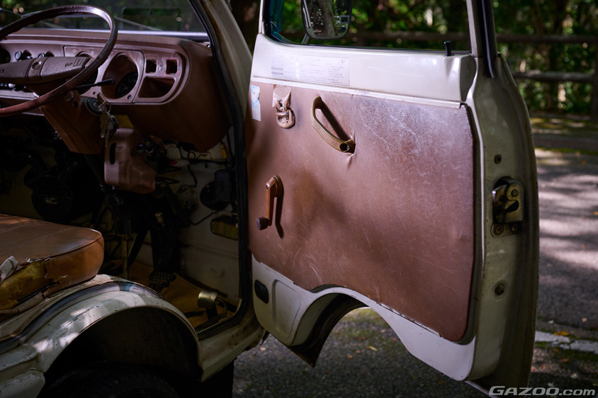 ダイハツ・ハイゼット360のドアの内張り