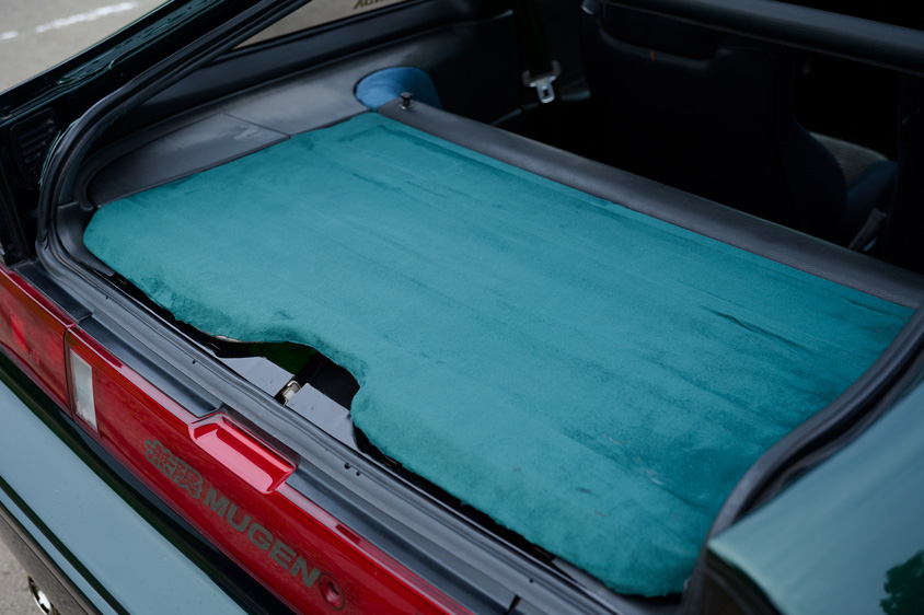 ホンダ・CR-X Si サイバースポーツのトランクのトレイ