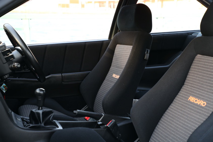 いすゞ・ピアッツァ イルムシャーの運転席