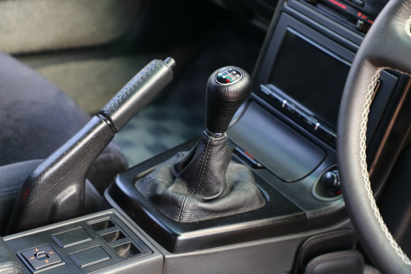 マツダ・RX-7(FC3S)のシフトノブ