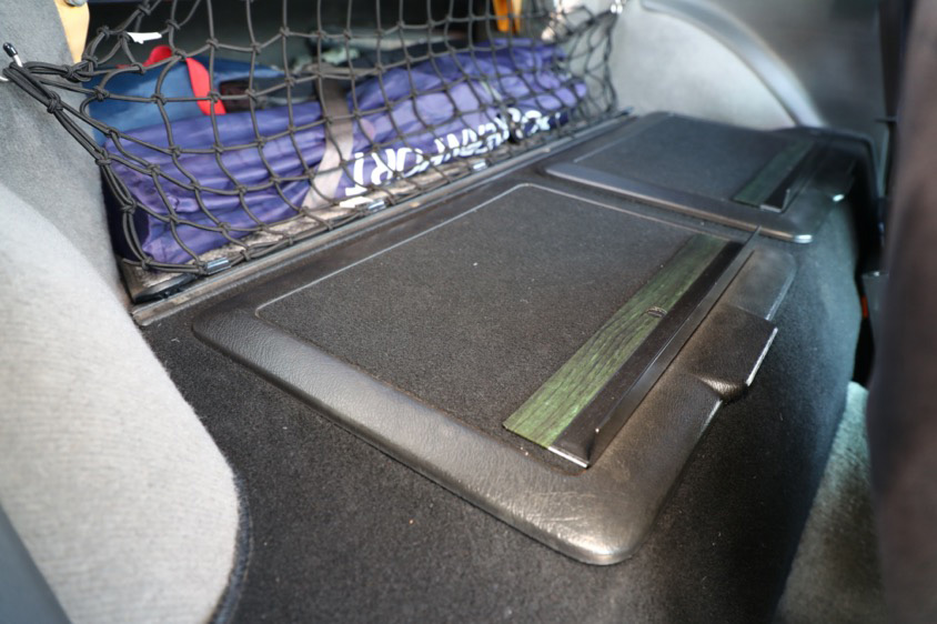 マツダ・RX-7(FC3S)を2シーター仕様に変更