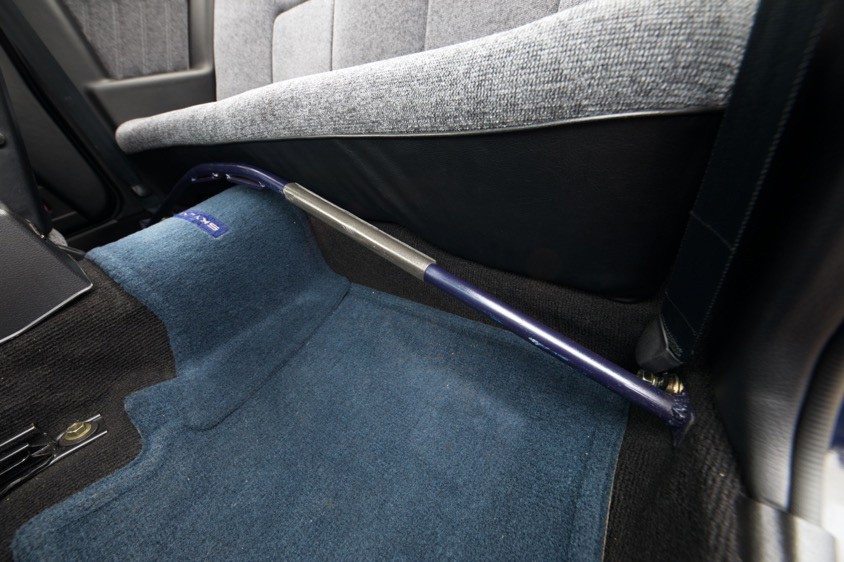 日産・スカイラインGTS-Rにつけている自作のフロアバー