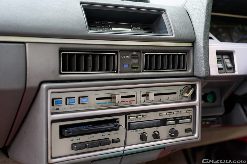 日産・ローレル 2000E メダリストのインパネ