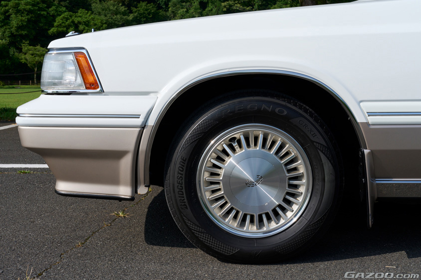 日産・ローレルV20ターボメダリスト(C32型)の左フロントホイール