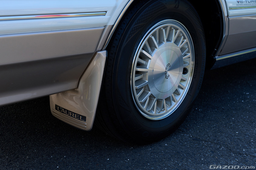 日産・ローレルV20ターボメダリスト(C32型)のマッドガード