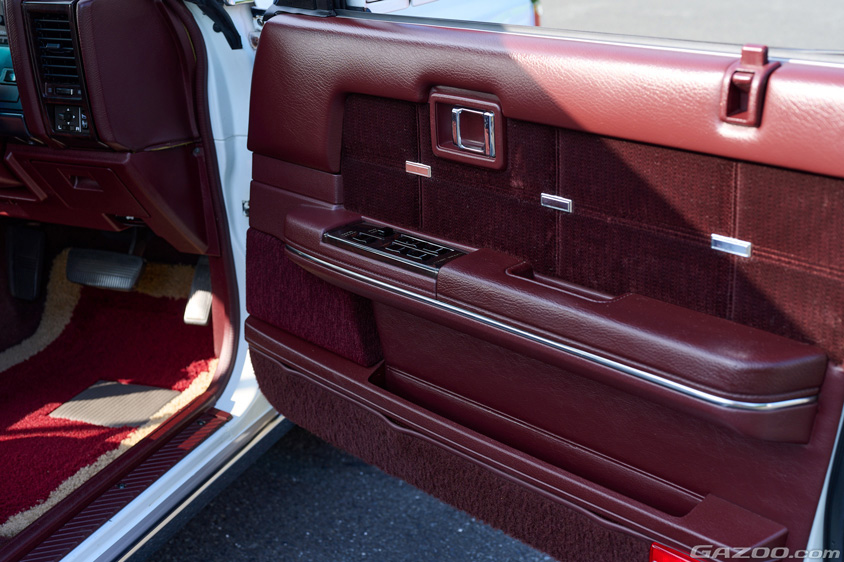 日産・ローレルV20ターボメダリスト(C32型)のドアの内張