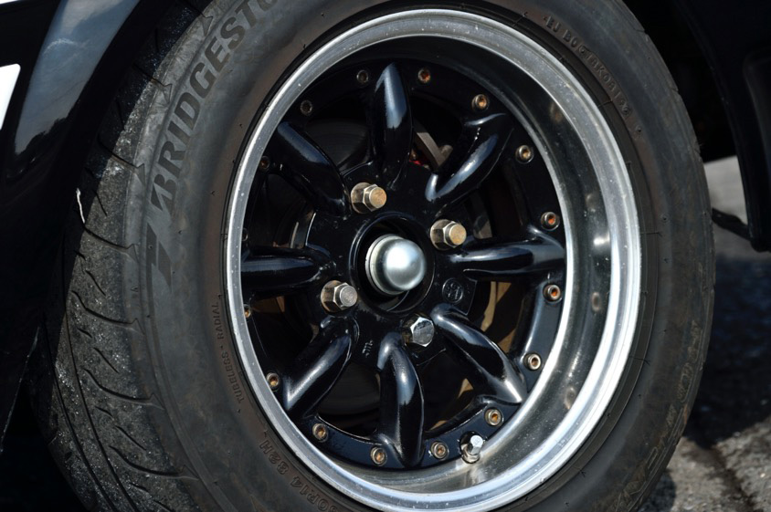 トヨタ・スプリンタートレノ（AE86）のタイヤ