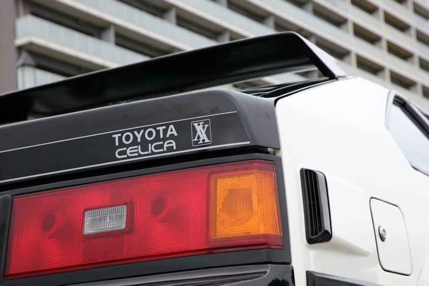 トヨタ・セリカXX 2000GT（ツインカム24）のＴＯＹＯＴＡ　ＣＥＬＩＣＡ　ＸＸのロゴ