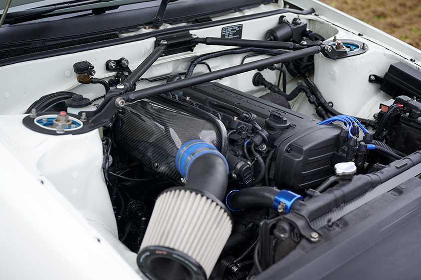 トヨタ・カローラレビン（AE86）のエンジンルーム