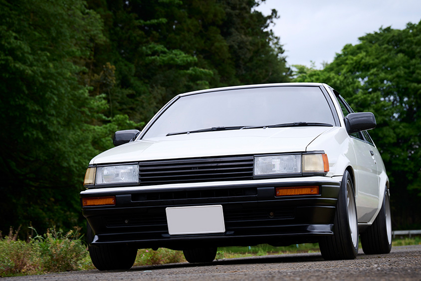 トヨタ・カローラレビン（AE86）左前ビュー