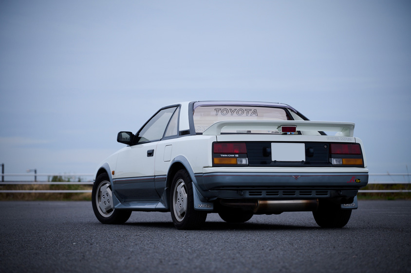 トヨタ・MR2の左リアビュー