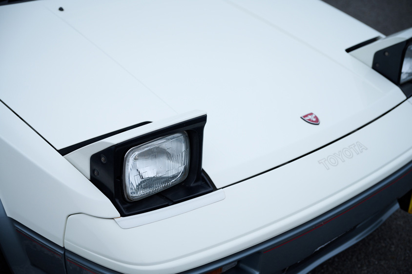 トヨタ・MR2のリトラクタブルヘッドライト