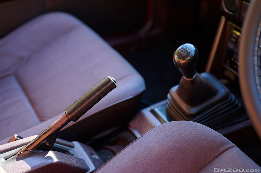 トヨタ・カローラレビン（AE86/ハチロク）のシフトノブ