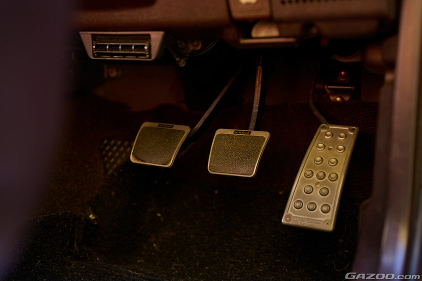 トヨタ・カローラレビン（AE86/ハチロク）のペダル