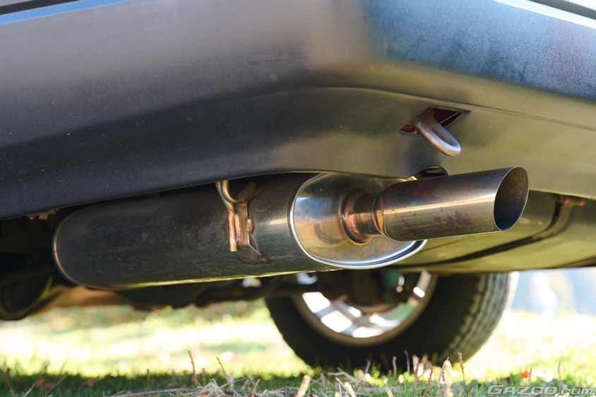 トヨタ・カローラレビン（AE86/ハチロク）のマフラー