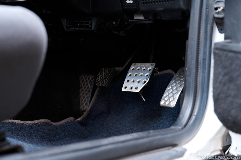 トヨタ・カローラレビン（ハチロク／AE86）のペダル