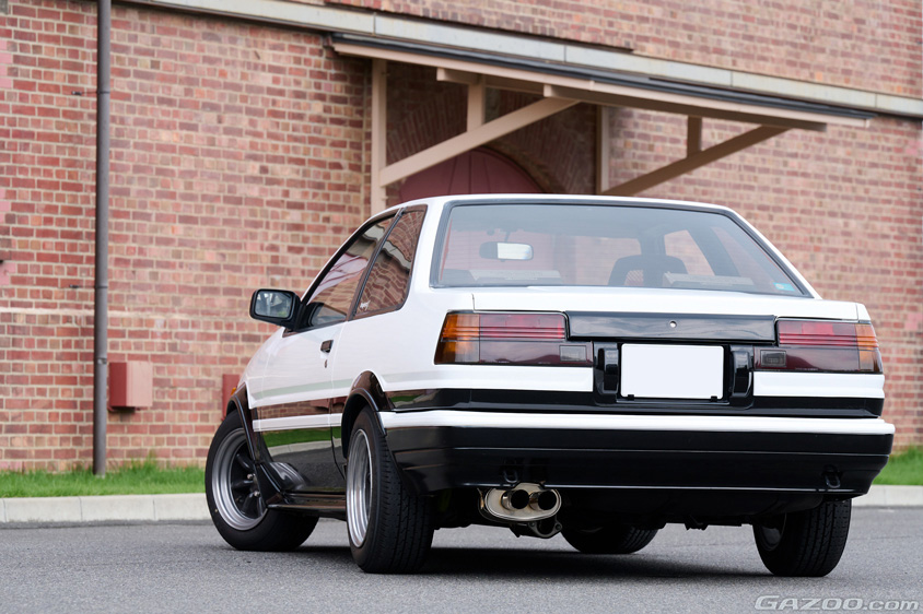 トヨタ・カローラレビン（ハチロク／AE86）のリア