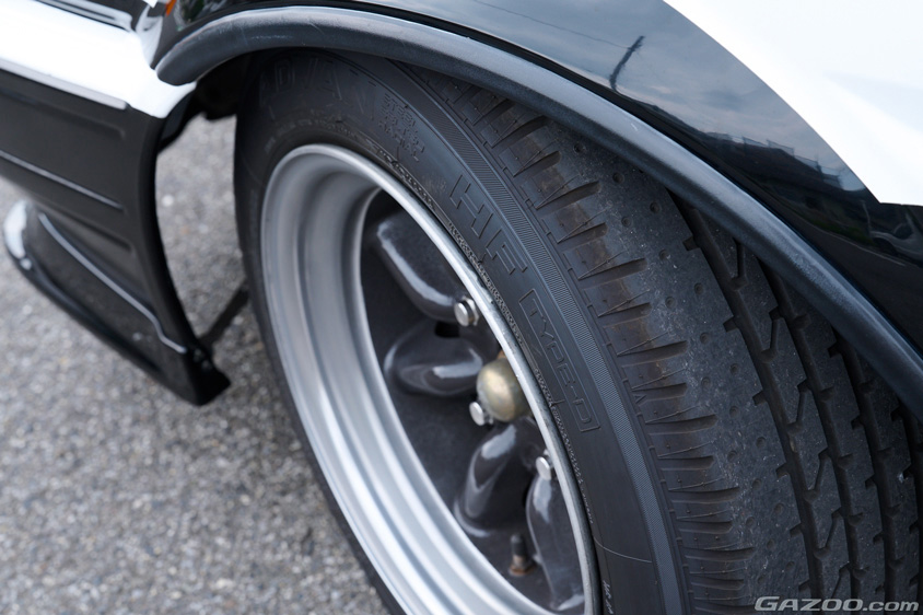 トヨタ・カローラレビン（ハチロク／AE86）が履く横浜ゴム製の「ADVAN HF Type D 」