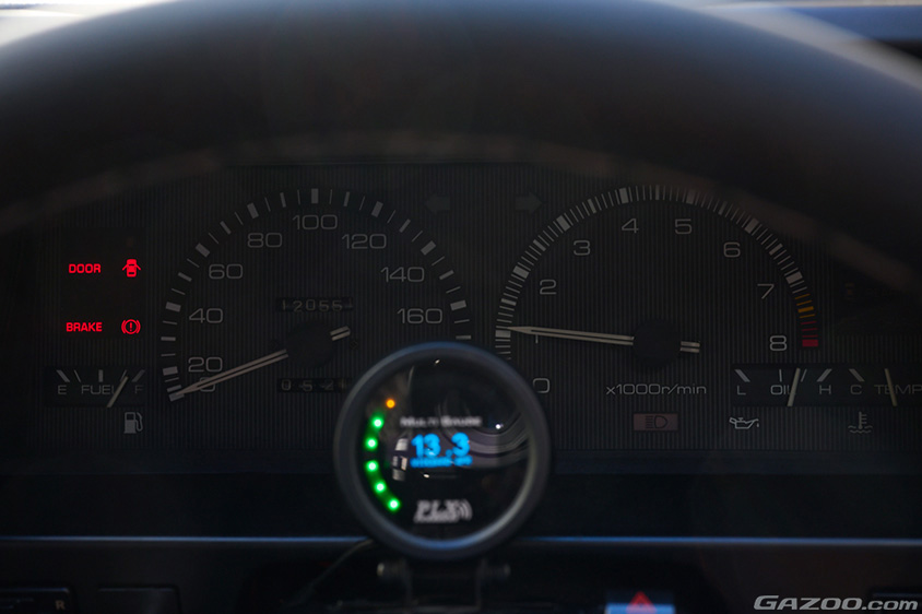 トヨタ・カローラレビン（AE86）のメーター