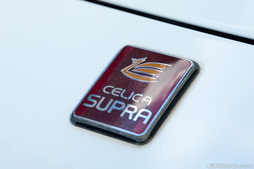 トヨタ・セリカスープラ Pタイプのエンブレム