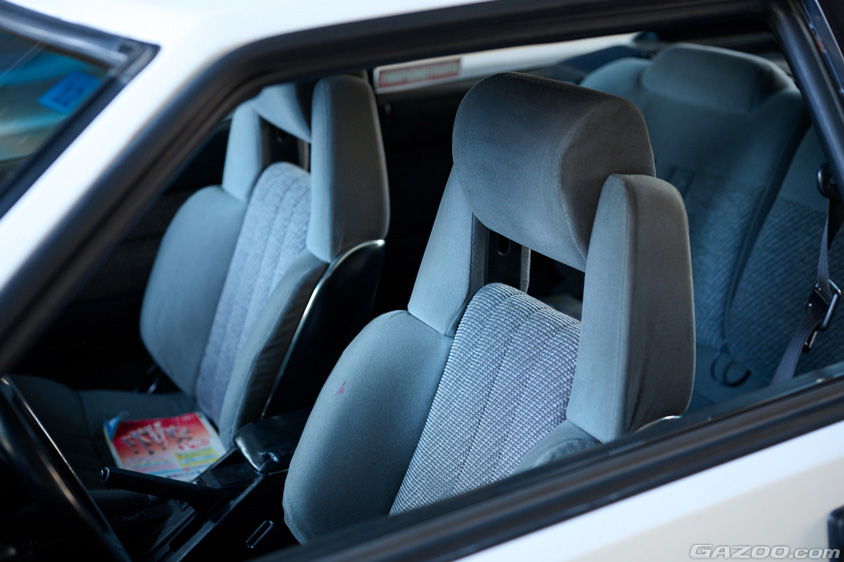トヨタ・セリカスープラのフロントシート