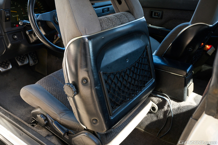 トヨタ・セリカスープラ Pタイプの運転席のシートバック