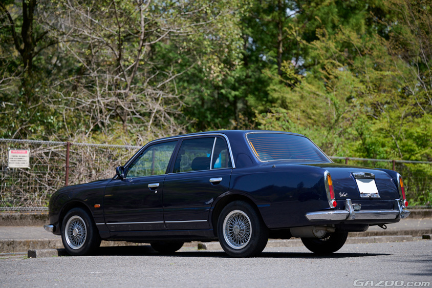 光岡・ガリューの左サイド