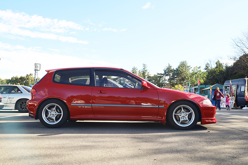 真っ赤なeg6に乗ることになったキッカケはユーロビート 月4で峠に通う女性オーナーが目指す理想形とは トヨタ自動車のクルマ情報サイト Gazoo 真っ赤なeg6に乗ることになったキッカケはユーロビート 月4で峠に通う女性オーナーが目指す理想形とは トヨタ自動車のクルマ情報サイト Gazoo