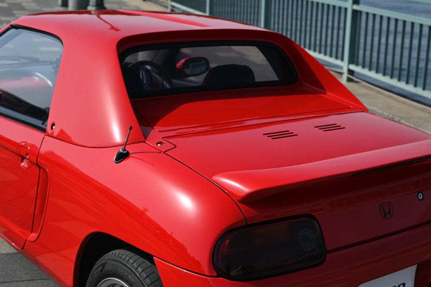 ホンダ・ビートの上部からのリア