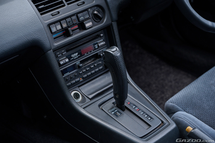 ホンダ・プレリュード Si 4WS(BA5)のシフトノブ