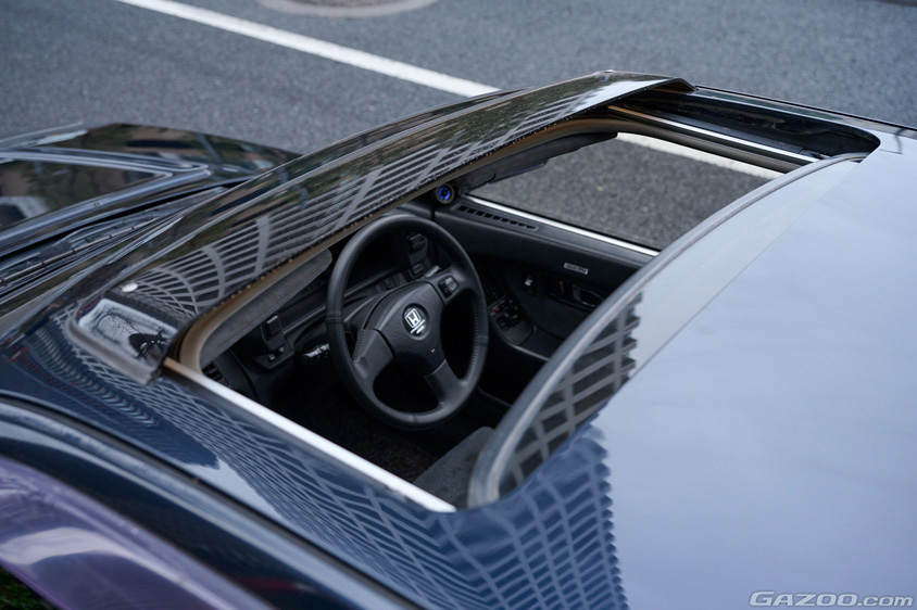 ホンダ・プレリュード Si 4WS(BA5)のサンフール越しの運転席