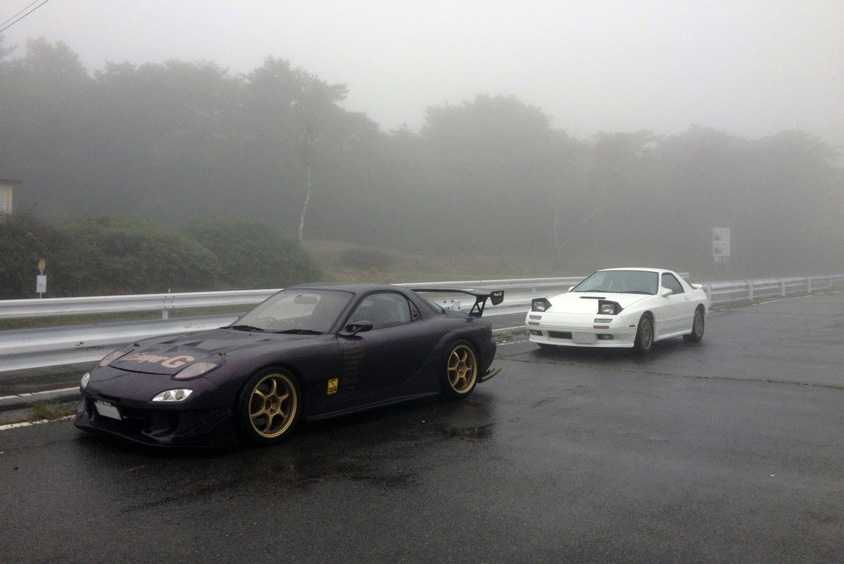 マツダのRX-7（FC3S）とRX-7（FD3S）