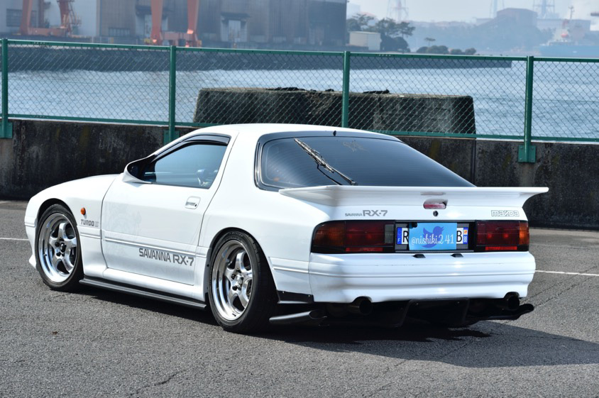 マツダのRX-7(FC3S)