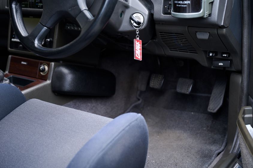 マツダ・ルーチェの運転席