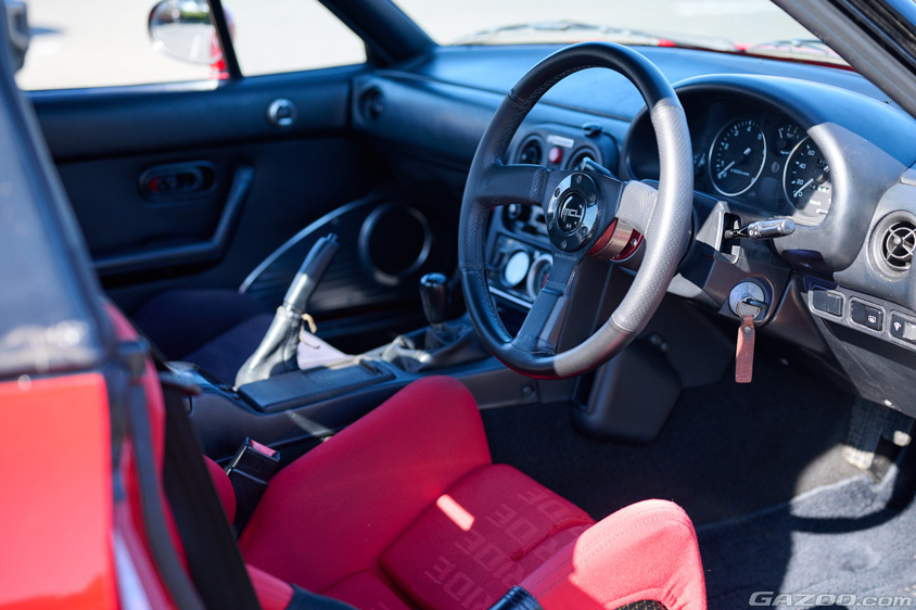 ヨシムラ MCL.ロードスターの運転席