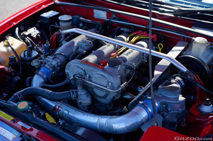 ヨシムラ MCL.ロードスターのエンジンルーム