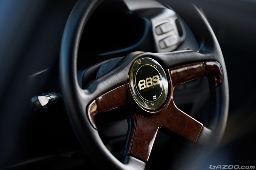 マツダ・ユーノス500のステアリング