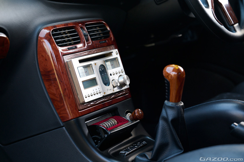 マツダ・ユーノス500のセンターコンソール