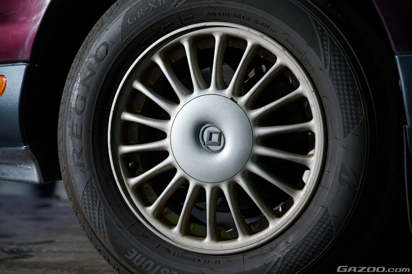 マツダ・センティアのタイヤ