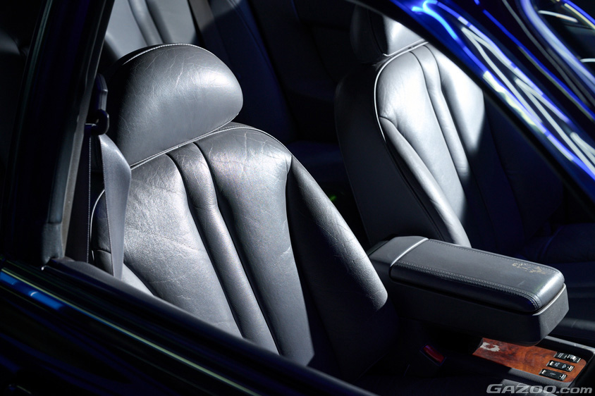 マツダ・センティアのシート