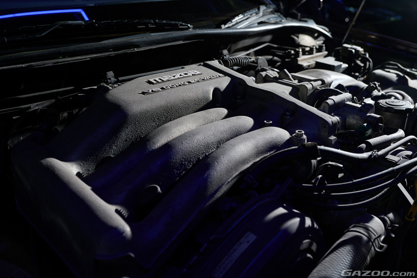 マツダ・センティアの「JE-ZE型」エンジン。排気量2954ccの水冷V型6気筒DOHC