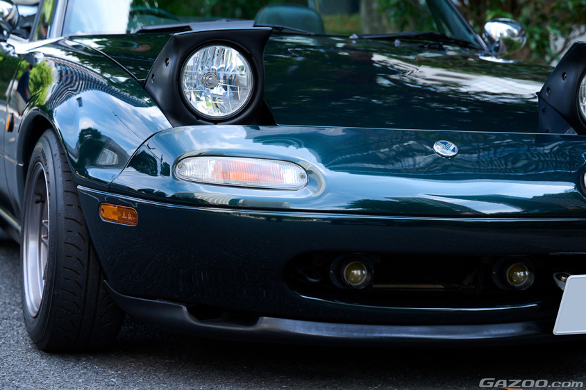 マツダ・ユーノスロードスター VRリミテッドシート コンビネーションBのリトラクタブルヘッドライト