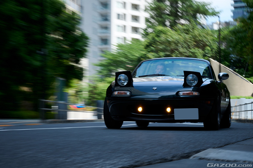 マツダ・ユーノスロードスター VRリミテッドシート コンビネーションBの走行イメージ