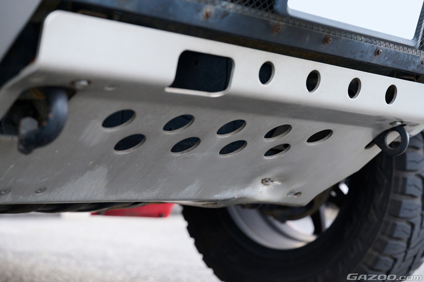 三菱自動車・パジェロエボリューションのアンダーガード