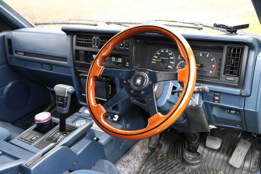 日産・バネットラルゴ(KUGNC22) 運転席