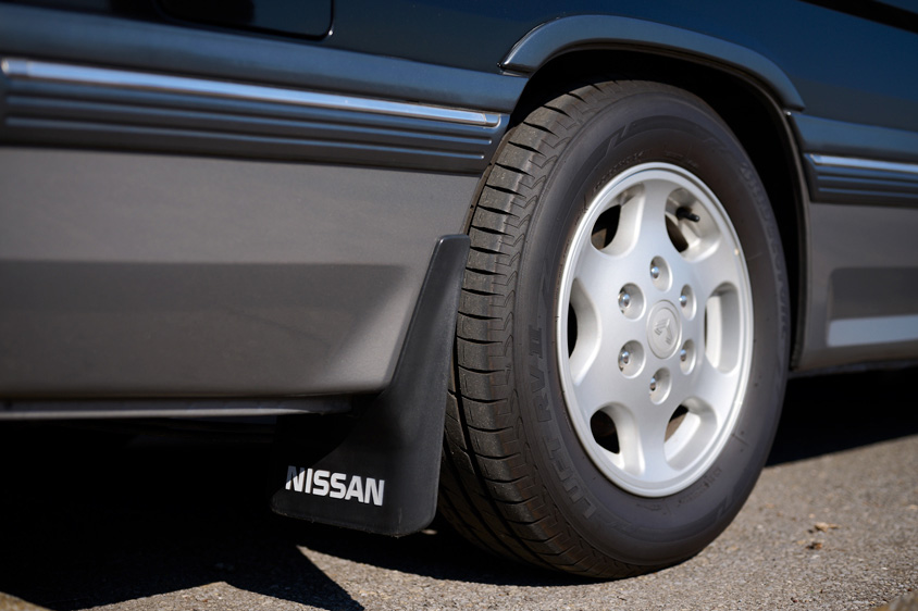 日産・ホーミーコーチのマッドガード