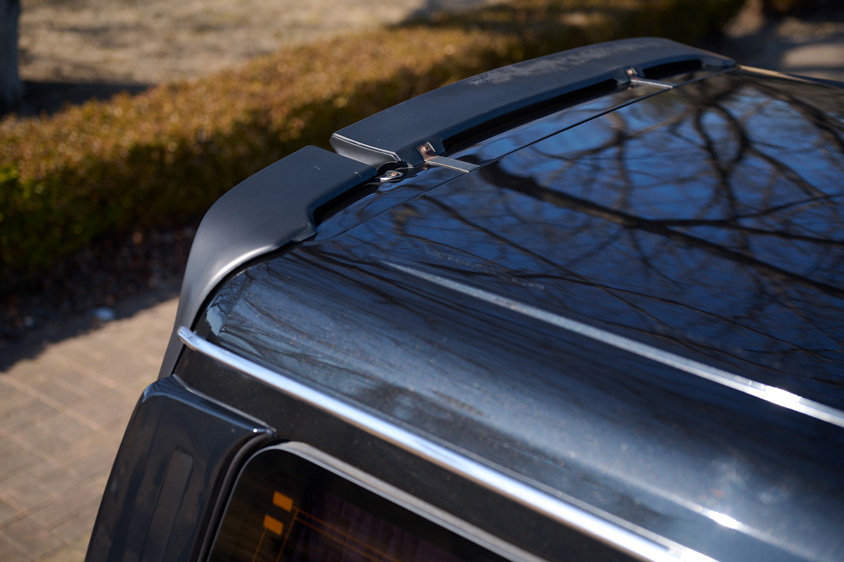 日産・ホーミーコーチのリヤスポイラー 