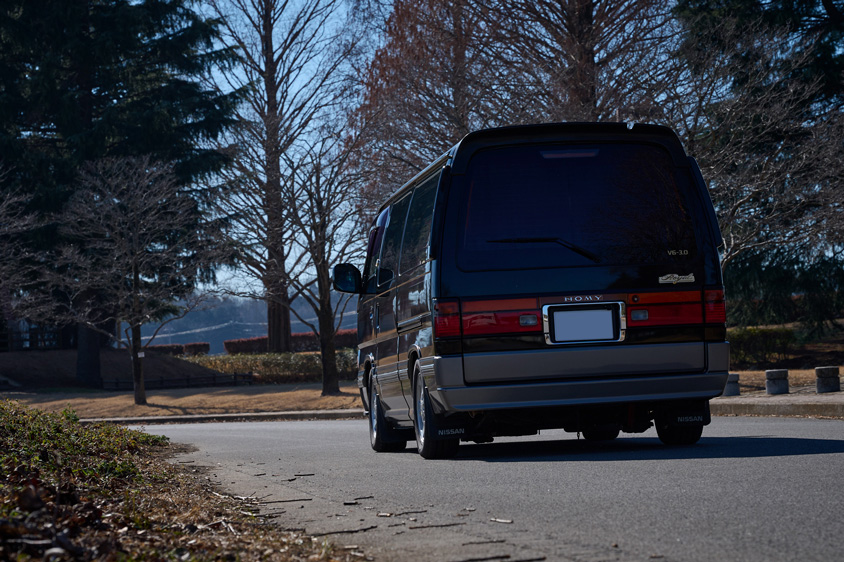 日産・ホーミーコーチのリアビュー