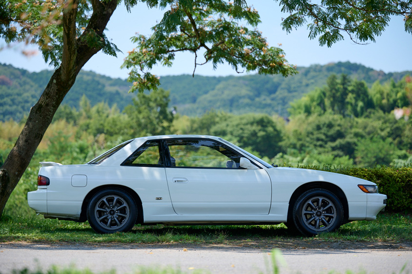 日産・シルビア（S13）の右サイドビュー