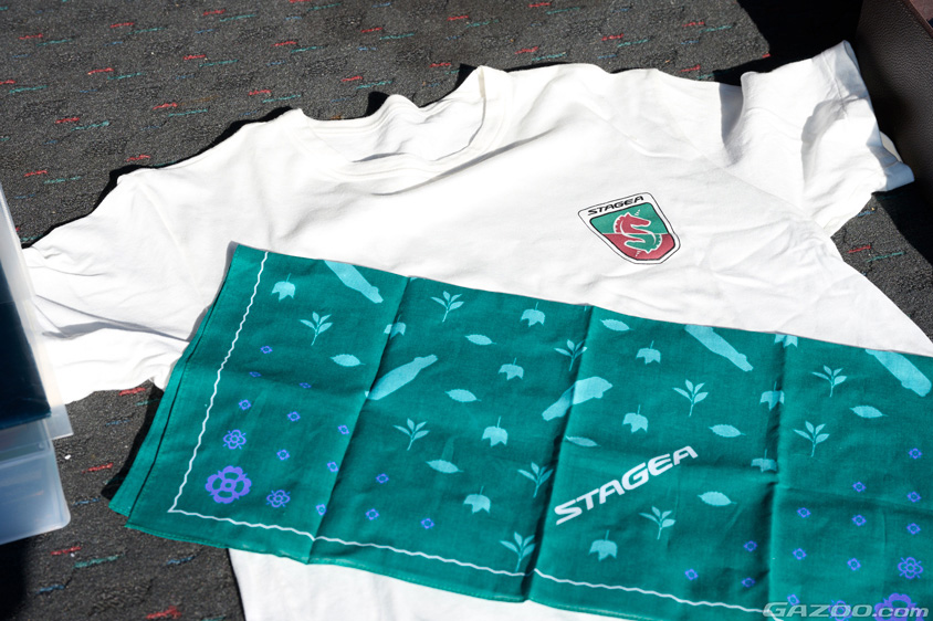 日産・ステージアのTシャルとバンダナ